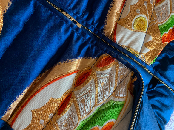 着物リメイク　袋帯のダウンジャケット（袖なしハーフ） 4枚目の画像