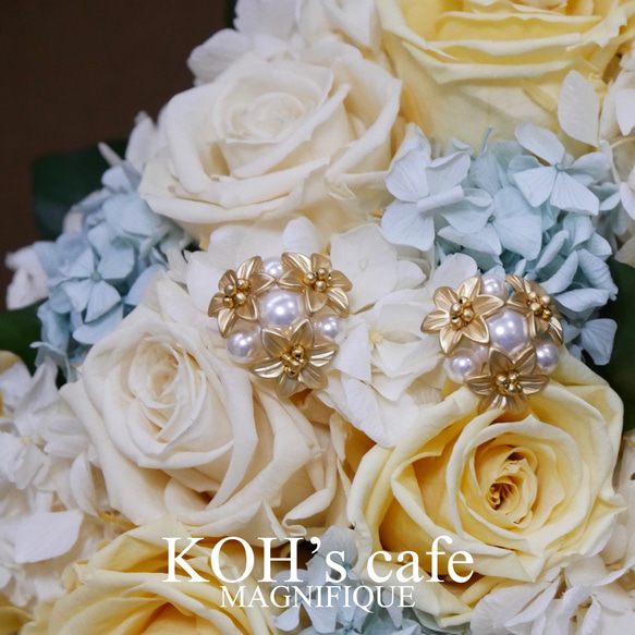 bouquetゴールドフラワーとクリスタルパールの花嫁すぎるブライダルピアス/イヤリング 3枚目の画像