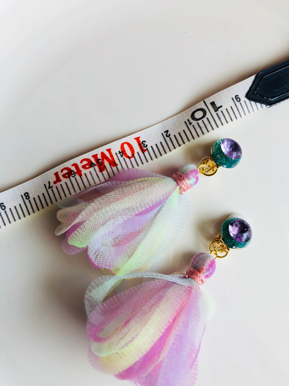 レジン スワロフスキー シフォンタッセル イヤリング♡ 3枚目の画像