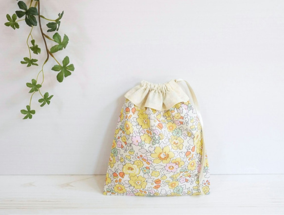ハンドメイド♡リバティフリル巾着 リバティーのたっぷりフリル巾着 - メルカリ