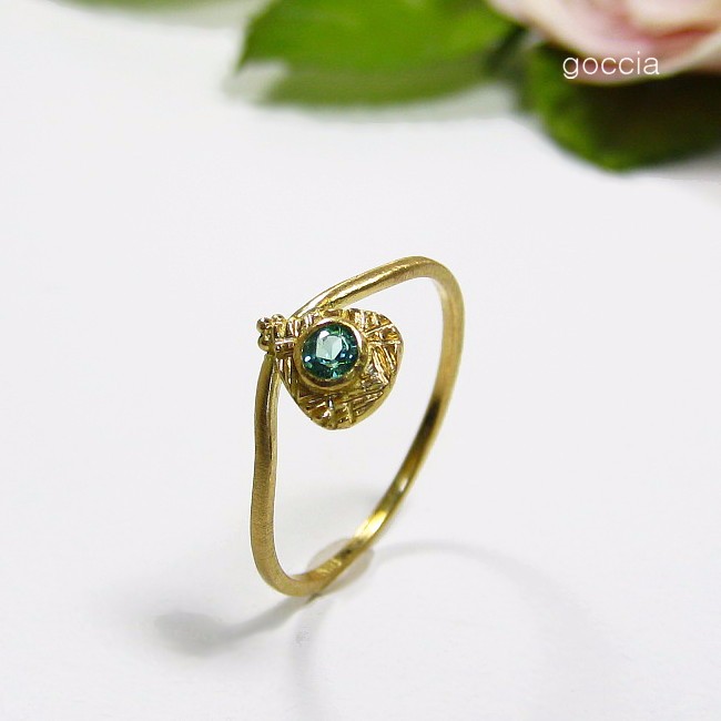 トルマリンのクラシックデザイン、華奢なK18ゴールドリング