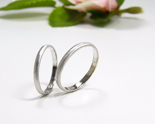 細めの結婚指輪（ハードプラチナ900製） マットな艶消し仕上げ（Light