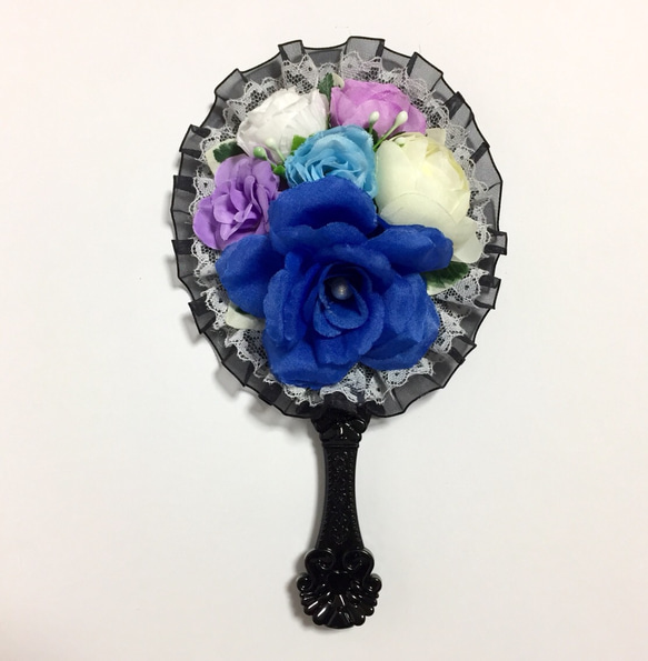ブラックレースと青いバラのお花ミラー 1枚目の画像