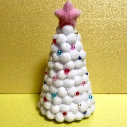 ふわふわポンポンのミニクリスマスツリー（ホワイト） その他