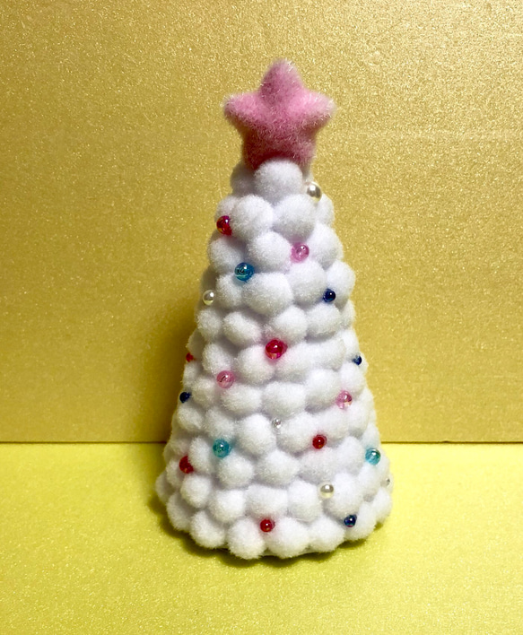 カラフルポンポンのミニクリスマスツリー カラフルポンポンのミニ