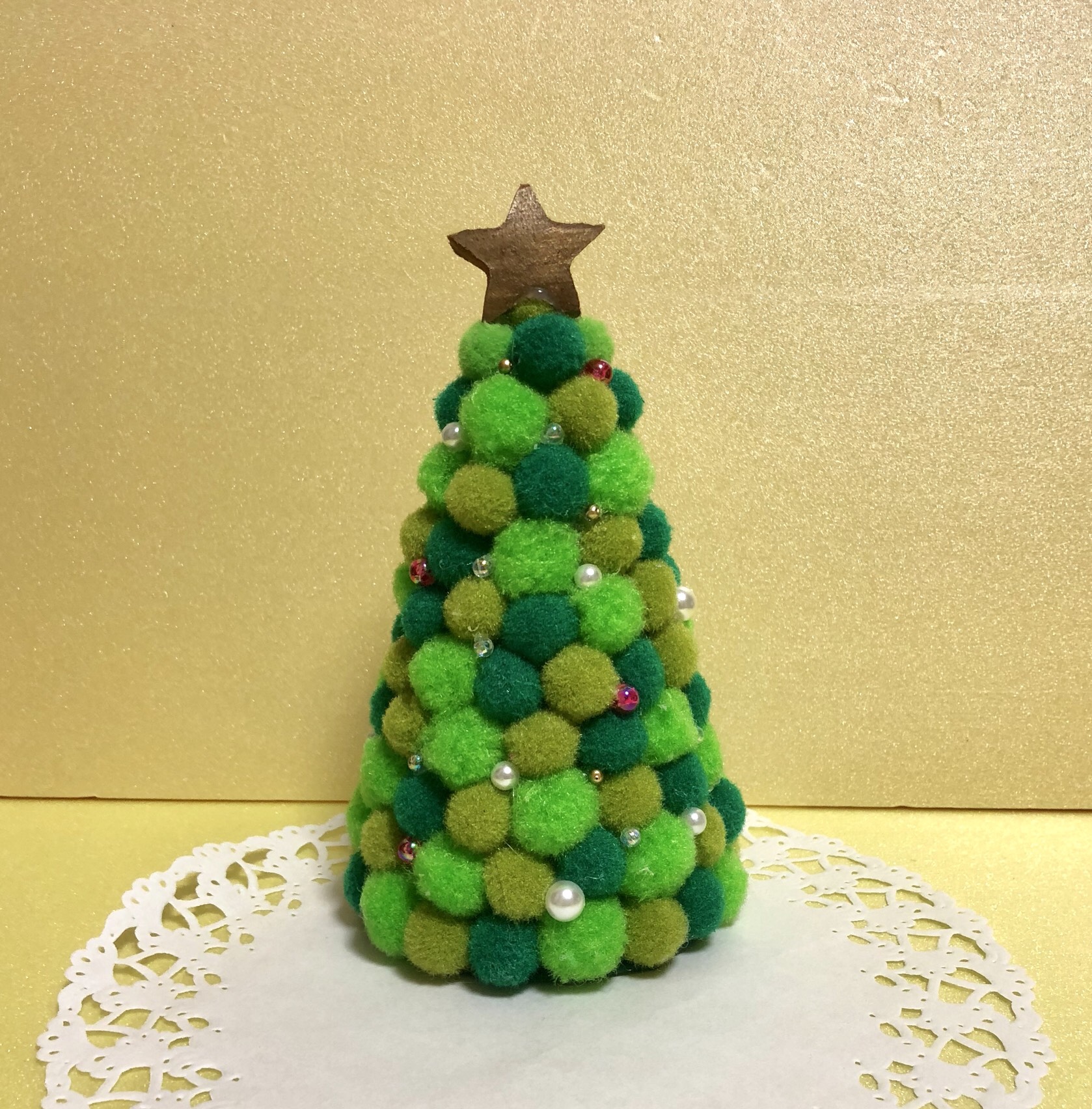 カラフルポンポンのミニクリスマスツリー カラフルポンポンのミニクリスマスツリー V118219488 送料 無