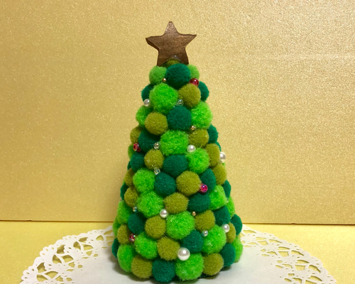 カラフルポンポンのミニクリスマスツリー カラフルポンポンのミニクリスマスツリー スモールツリー