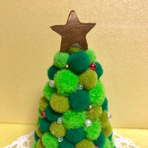 ふわふわポンポンのミニクリスマスツリー（グリーン） その他