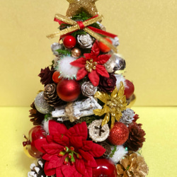 〈再販♪〉ポインセチアと木ノ実のミニクリスマスツリー 3枚目の画像
