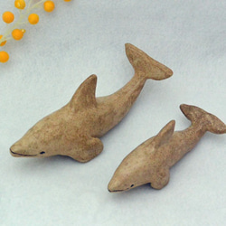 イルカの置物　２匹セット！　オーブン陶芸　ベージュ系　手作り陶芸 2枚目の画像