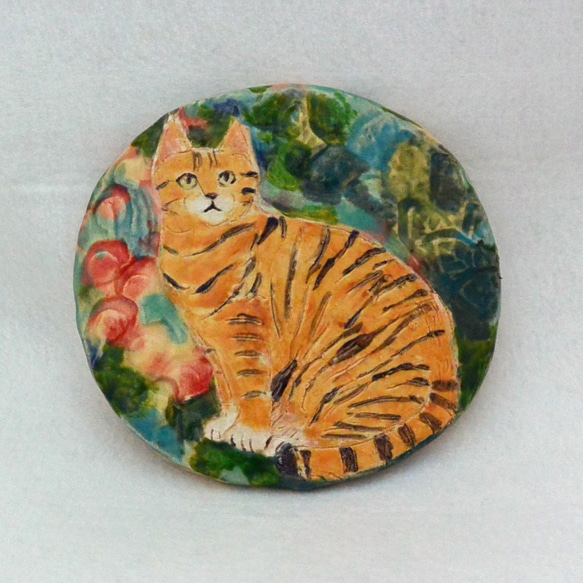 ネコの陶板　トラ柄猫　お座り　インテリア飾り・壁掛け　お花と植物　北欧風　手作り陶器・陶芸 9枚目の画像