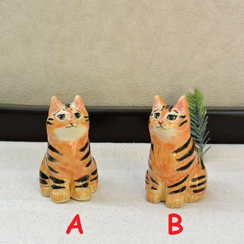 トラ猫 猫の置き物とクローバーの下敷き（A） 干支の寅としても！ ネコ