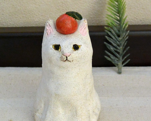 オーブン陶芸 ネコの鏡餅（B） 白猫 ネコ餅 みかん付 置き物 お正月の