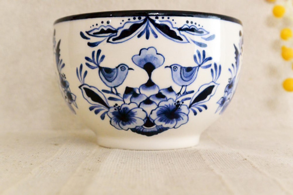 陶器の絵付 南国柄　ブルー　鳥と植物のカップ 1枚目の画像