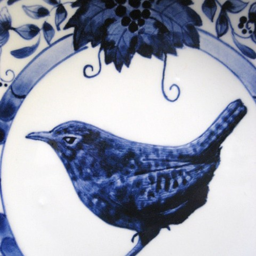 鳥と花のデザイン 陶磁器皿 陶器の絵付 鳥と花柄のお皿 ブルー B ヨーロッパ風 小皿 Shihoko 通販
