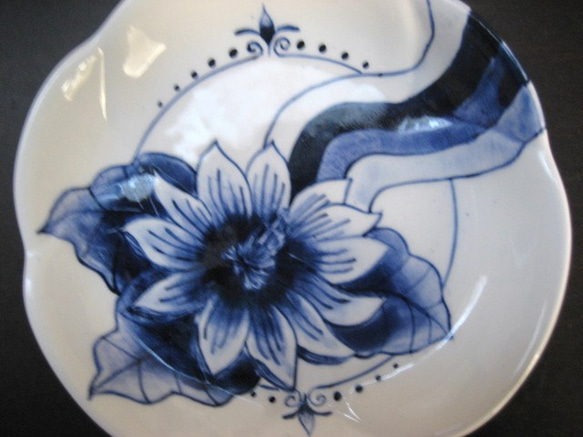 ハチドリとお花　カップとお皿のセット　ブルー　Aタイプ　陶器の絵付 3枚目の画像