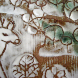 白い鹿のお皿　シカと森　森のなかを歩く 3枚目の画像