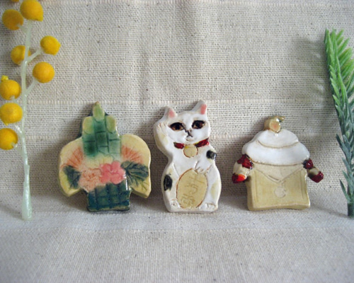 お正月飾り 縁起物 招き猫・鏡餅・門松の磁石 マグネット3個セット