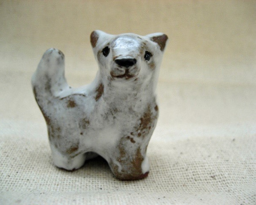 シロワンコ 白い犬の陶器の置物 小さいイヌの置物 その他置物 Shihoko