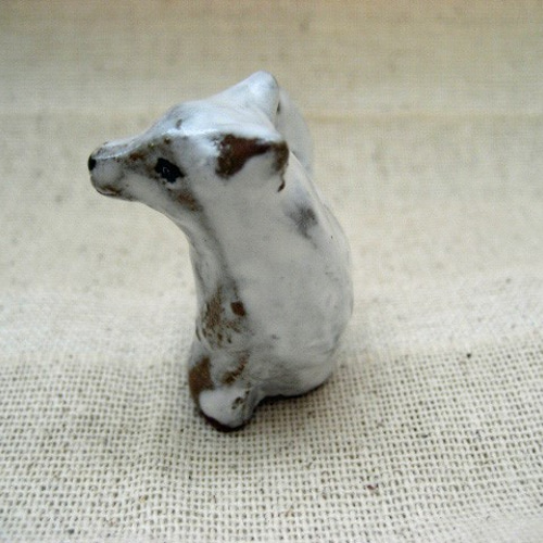 黒白の犬の陶器置物、陶芸家、森、作品 犬 陶器の置物 ボルゾイ 陶芸作家 英治作