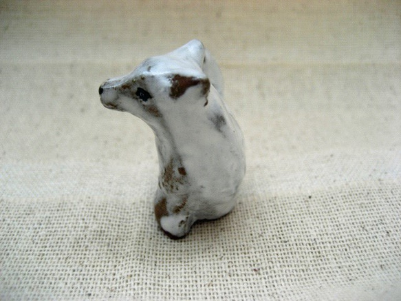 シロワンコ　白い犬の陶器の置物　小さいイヌの置物 4枚目の画像