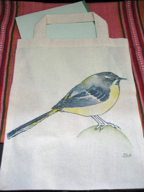 セキレイ！　ハクセキレイとキセキレイのトートバッグ（A)　両面手描き　鳥のサブバッグ・エコバッグ　A4サイズ 1枚目の画像