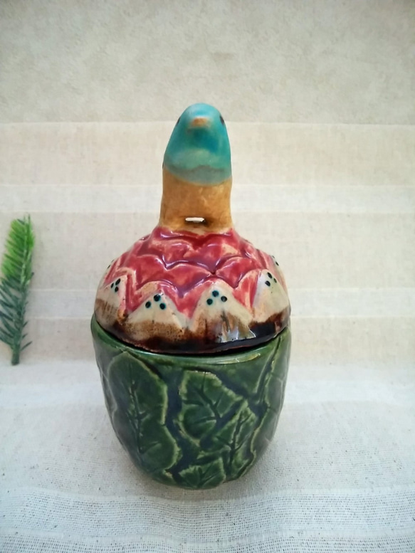 緑の湯のみ　蓋付き　鳥さん付き　グリーンカラー　お気楽湯呑　手作り陶器・陶芸 4枚目の画像