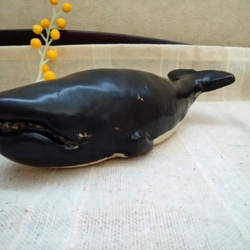 クジラ　陶器の置物　セミクジラ風　手作り陶芸　鯨の置き物 6枚目の画像