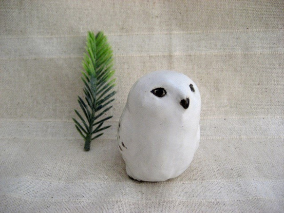 白いフクロウ　おすまし白ふくろう　鳥　手作り陶芸　陶器の置物 3枚目の画像