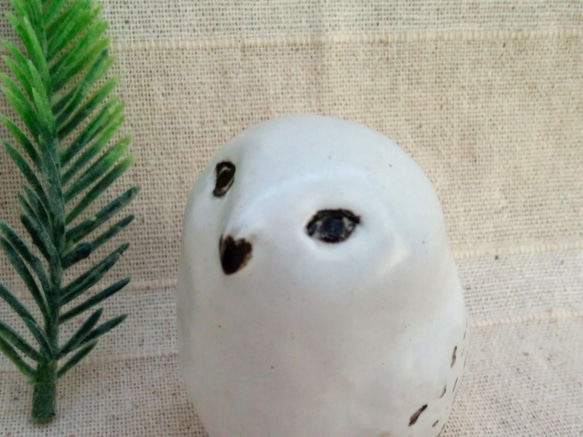 白いフクロウ　おすまし白ふくろう　鳥　手作り陶芸　陶器の置物 6枚目の画像