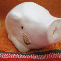 クリーマ限定！　2019年亥　白イノシシの置物（B)　干支の飾り　猪　リラックス・ほわいといのしし　陶器・陶芸 8枚目の画像