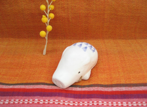 クリーマ限定！　2019年亥　白イノシシの置物（C)　干支の飾り　猪　リラックス・ほわいといのしし　陶器・陶芸 6枚目の画像