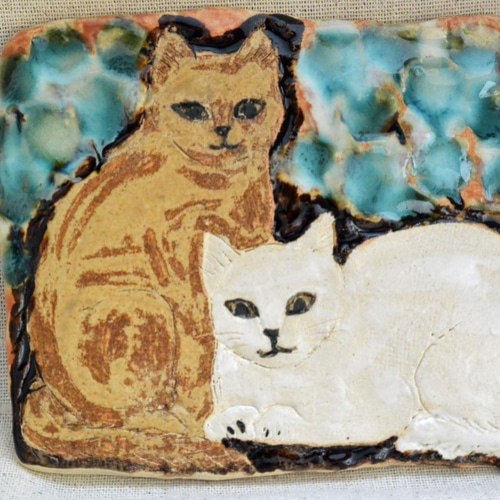 仲良し猫二匹の陶板 北欧風 インテリア飾り ねこの壁掛け 手作り