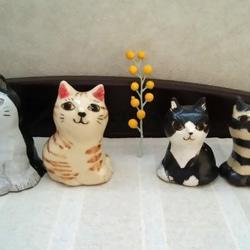 白黒ハッキリ猫　北欧風　白猫かつ黒猫　ねこ　手作り陶芸　陶器の置物 10枚目の画像