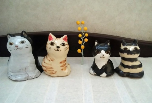 白黒ハッキリ猫　北欧風　白猫かつ黒猫　ねこ　手作り陶芸　陶器の置物 10枚目の画像