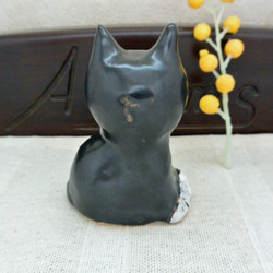 黒白ハチワレ猫　北欧風　かわいい顔のねこ　手作り陶芸　陶器の置物 3枚目の画像