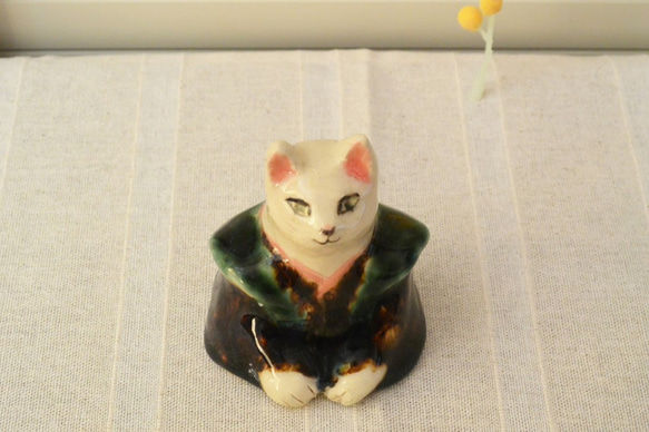猫の福助　陶器のフクスケ人形　ねこ　陶器・陶芸　緑＋茶 4枚目の画像