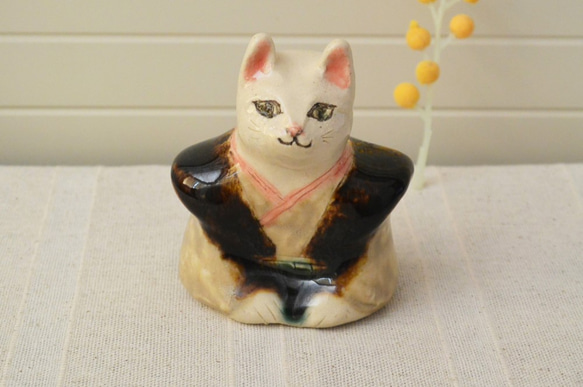 猫の福助　陶器のフクスケ人形　ねこ　陶器・陶芸　茶＋黄色 2枚目の画像