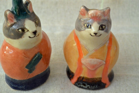 ひな人形　ネコのお雛様　ハチワレ　カラフルおひなさま　手作り陶器・陶芸　ねこ　猫の置き物 2枚目の画像
