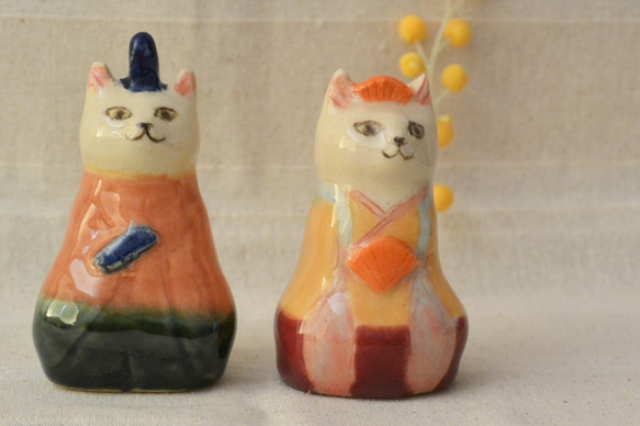 ひな人形　ネコのお雛様　白猫　カラフルおひなさま　手作り陶器・陶芸　ねこ　猫の置き物 7枚目の画像