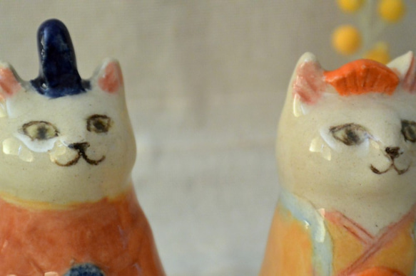 ひな人形　ネコのお雛様　白猫　カラフルおひなさま　手作り陶器・陶芸　ねこ　猫の置き物 9枚目の画像