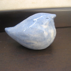 陶器の置物 青～水色系の鳥さん　目をつむってる 2枚目の画像
