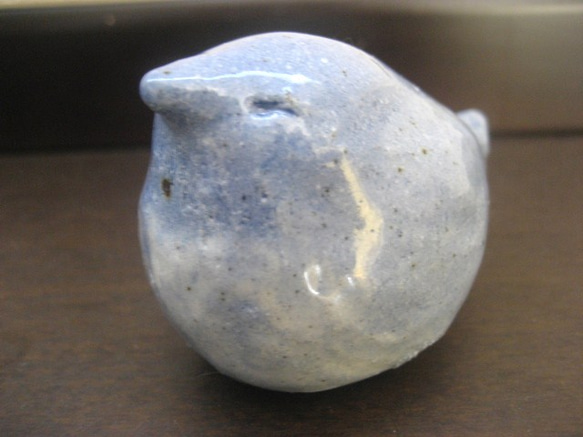 陶器の置物 青～水色系の鳥さん　目をつむってる 4枚目の画像