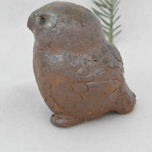 フクロウ 茶色のふくろう 渋めカラー 足つき 梟・鳥 手作り陶芸 陶器の