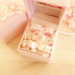 LUXURY BOX “le mariage”（PINK）新郎新婦のイニシャル入りリングピロー♡ 4枚目の画像