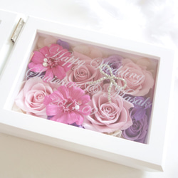 《名入れギフト☆メッセージ刻印》MEMORIES “Attacher” 華やかで可愛らしいピンクのフォトフレーム 3枚目の画像