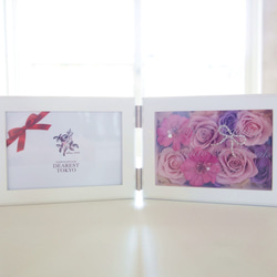 《名入れギフト☆メッセージ刻印》MEMORIES “Attacher” 華やかで可愛らしいピンクのフォトフレーム 4枚目の画像