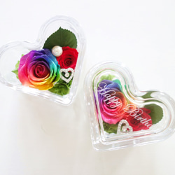名入れギフト☆メッセージ刻印》message ROSE “HEART CUBE” レインボーローズを隠した小さな宝箱 1枚目の画像