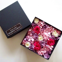 【送料無料】JEWELY BOX  “beauty”　お花をたっぷり詰め込んだサプライズフラワーボックス 1枚目の画像