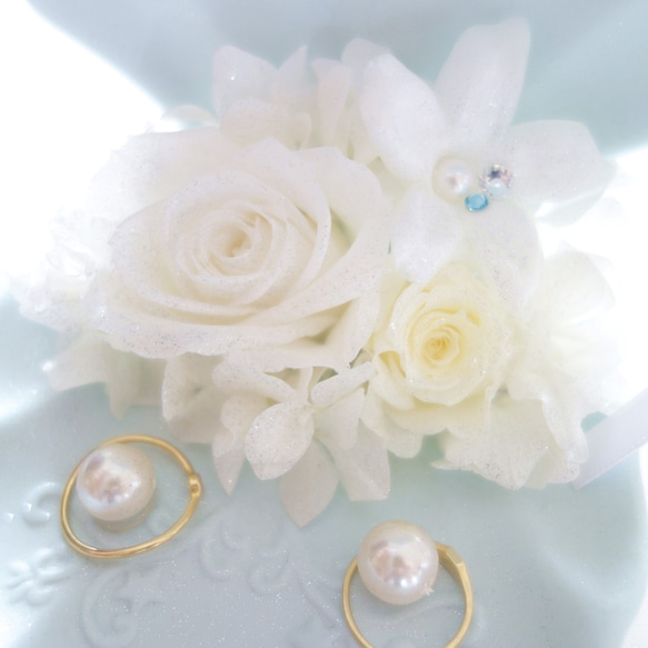 DT'ｓ wedding  "white key"　純白の小花と幸せの鍵のリングピロー 3枚目の画像